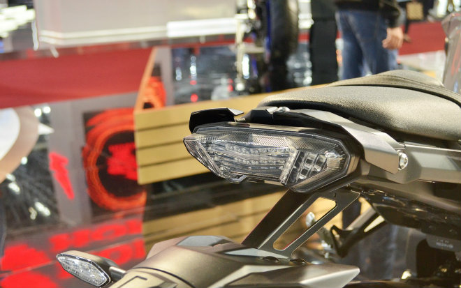 2018 Yamaha MT-10 trình diện, giá 295 triệu đồng